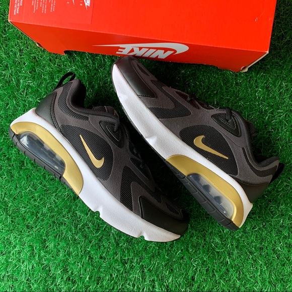 Nike Shoes - Nike Air Max 200 Wmns